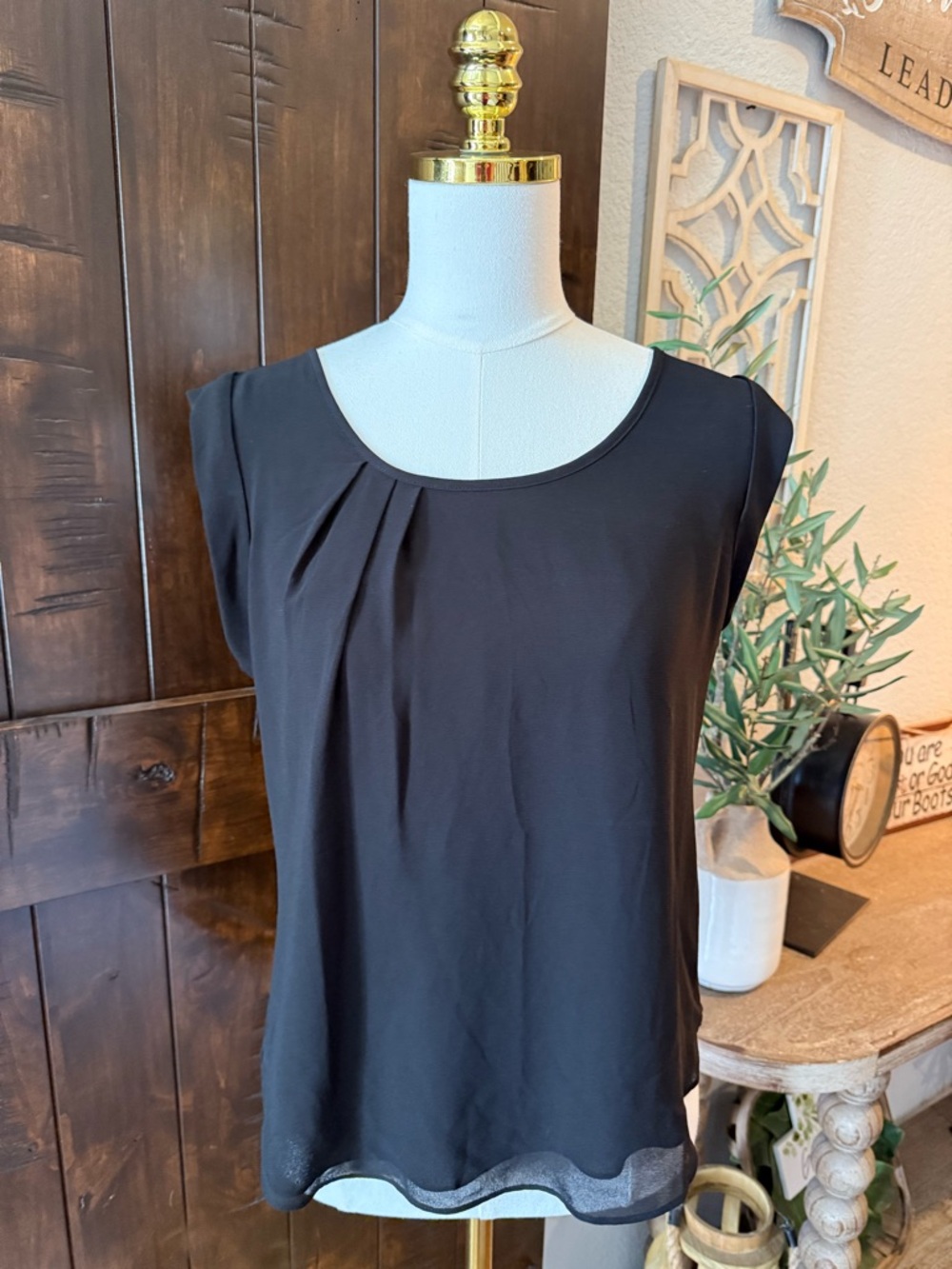 Black Pleated Scoop Neck Sleeveless top